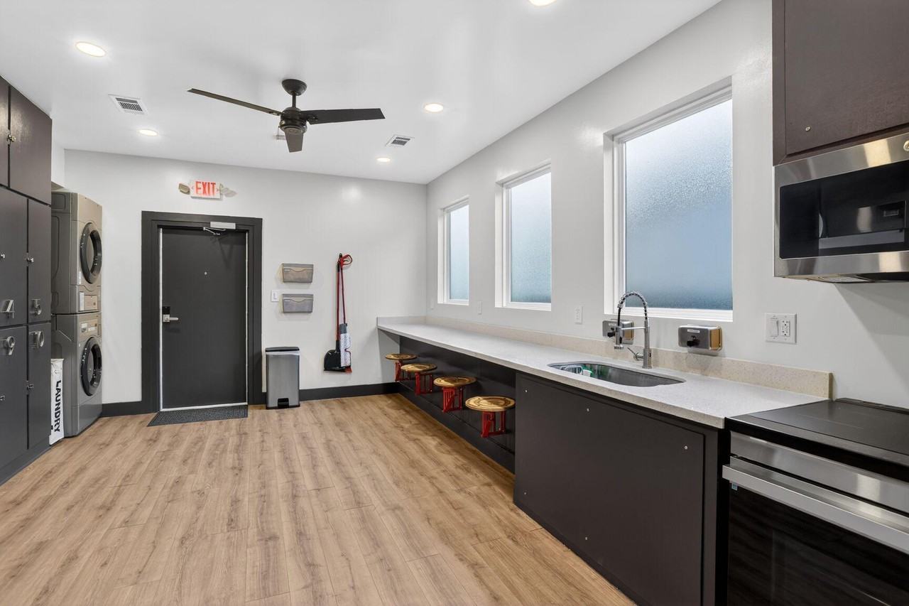 N Robertson St - Photo 4 of 8