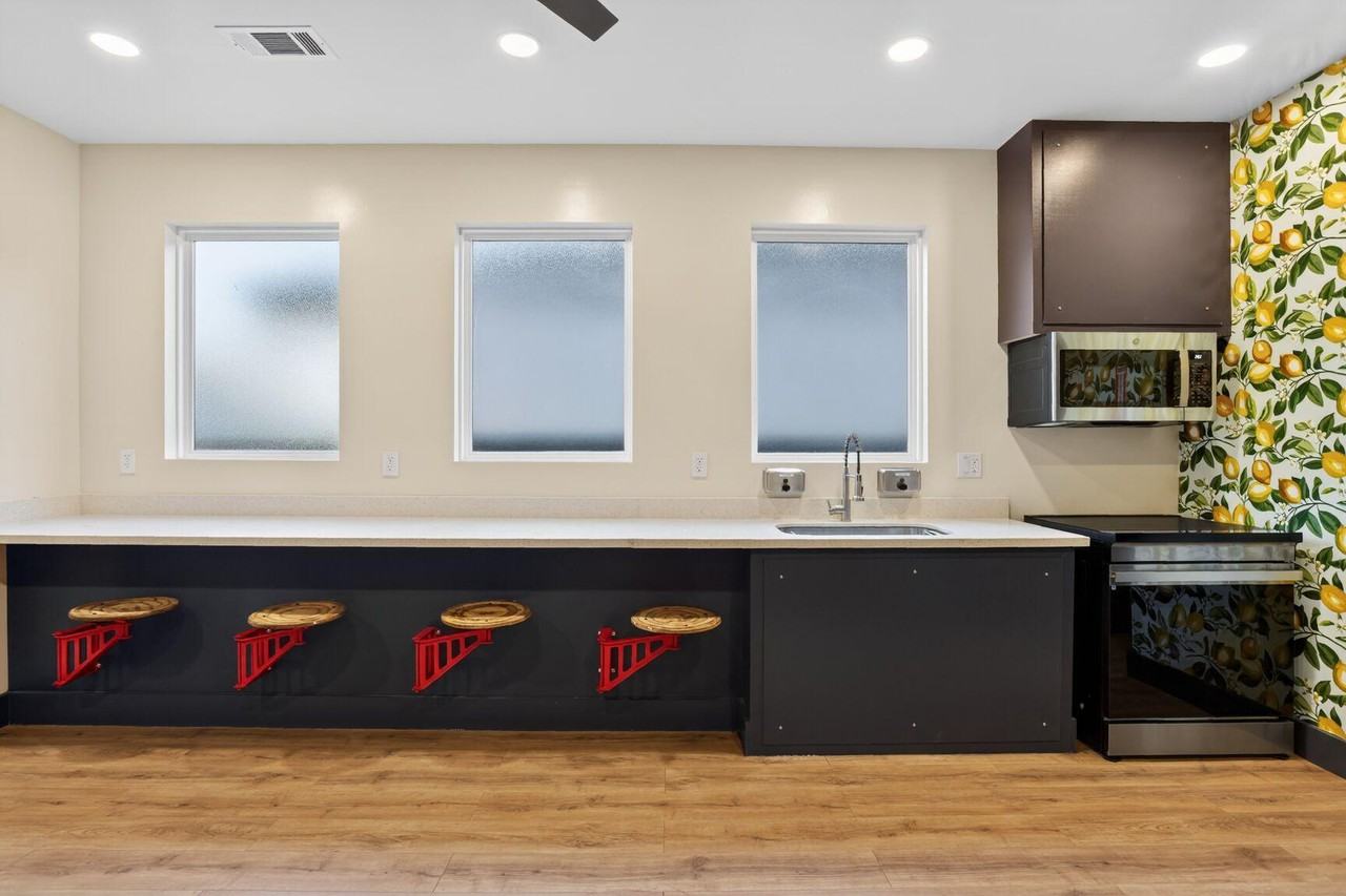 N Robertson St - Photo 5 of 8