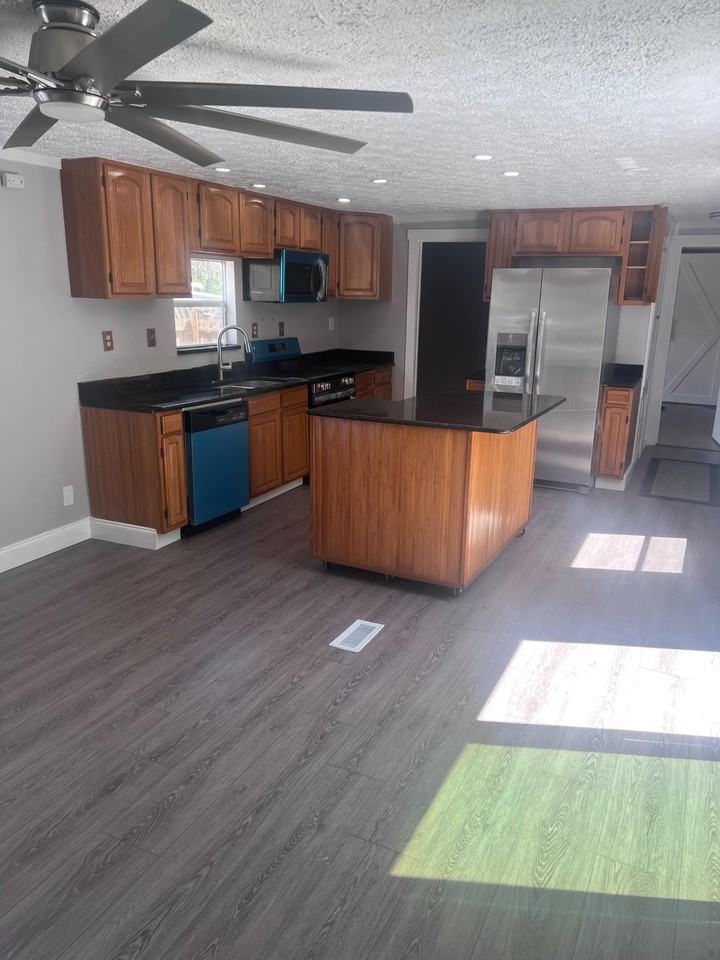 Mapletree Dr - Photo 3 of 14