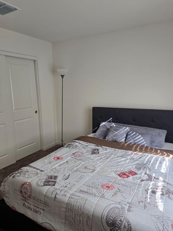 W 20th St - Photo 7 of 8