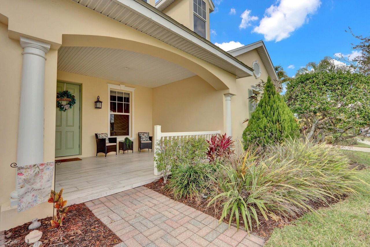 10755 Sw Waterway Ln - Photo 2 of 49