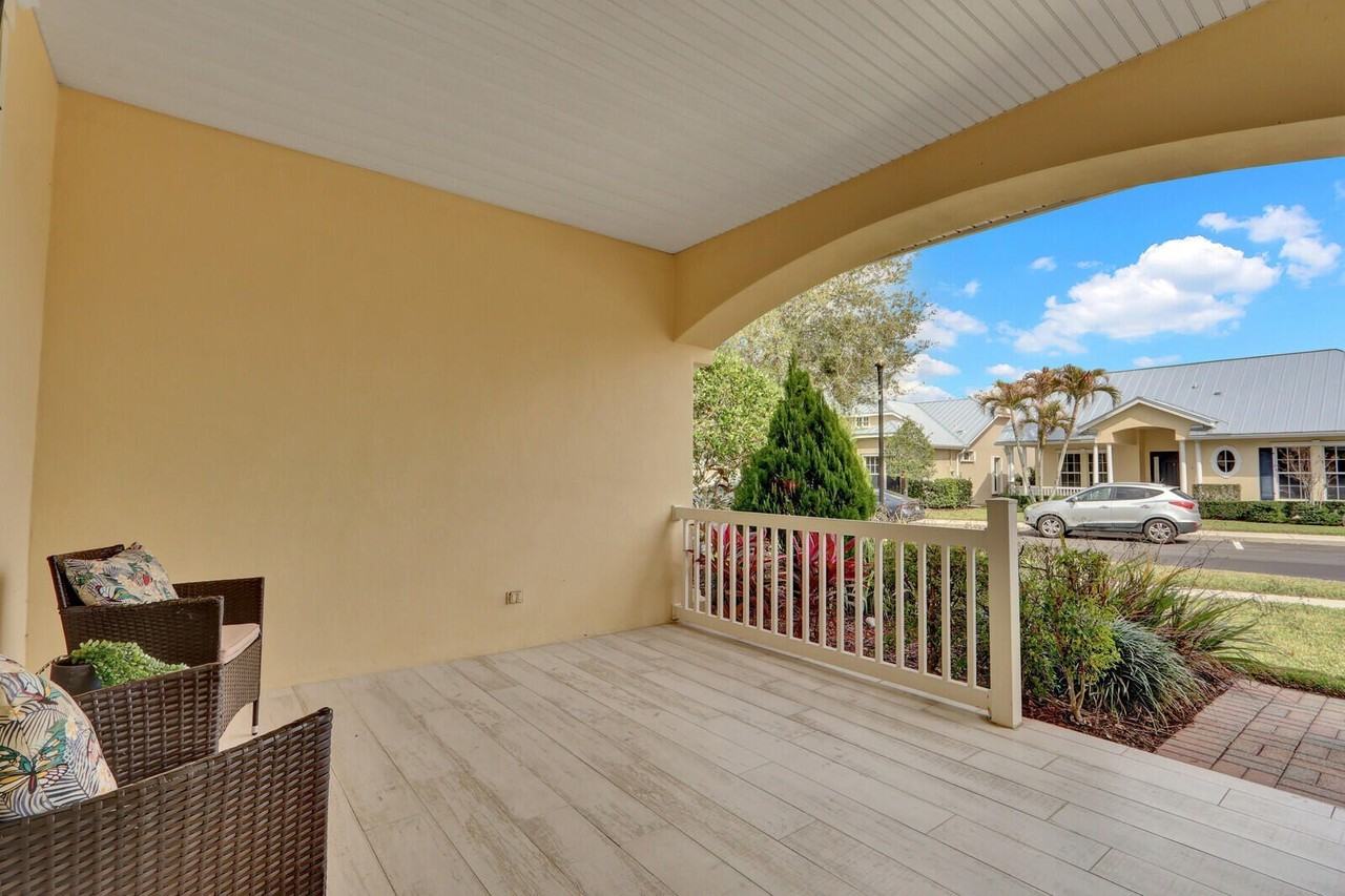 10755 Sw Waterway Ln - Photo 4 of 49