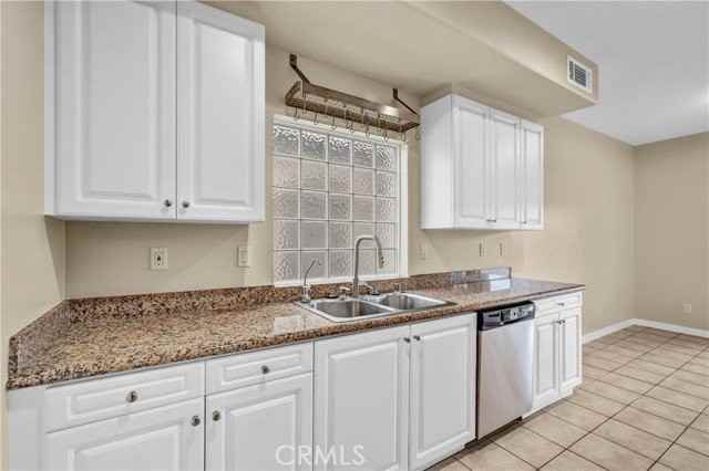 1309 Hunt Ter - Photo 2 of 8