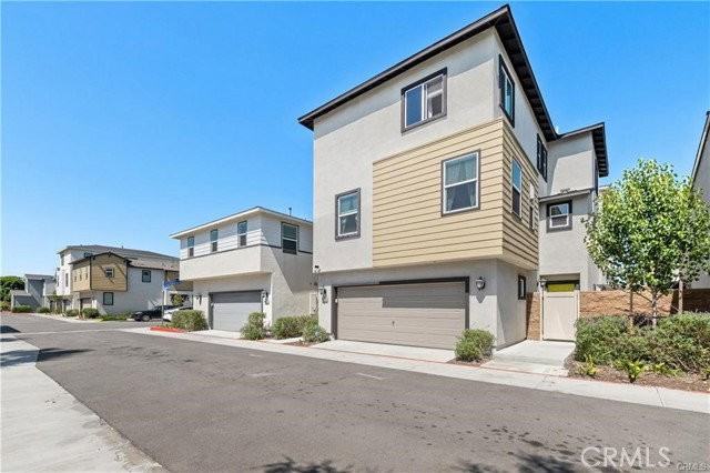 24524 Channel Ct - Photo 2 of 8