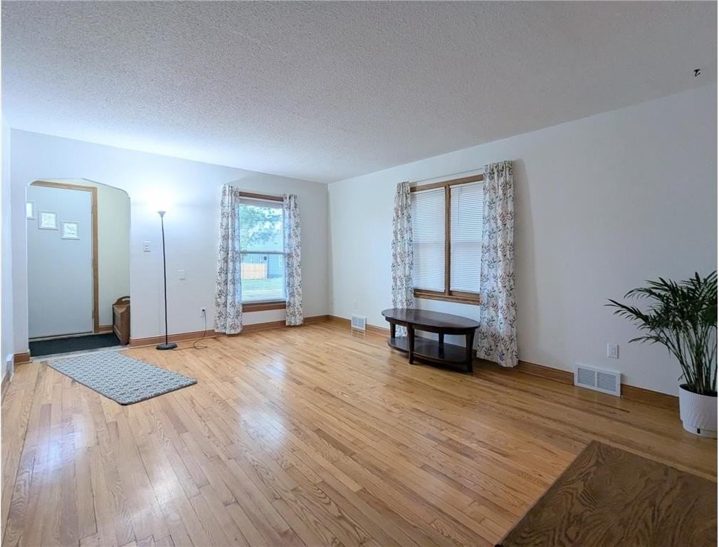 1618 Beech St - Photo 4 of 16