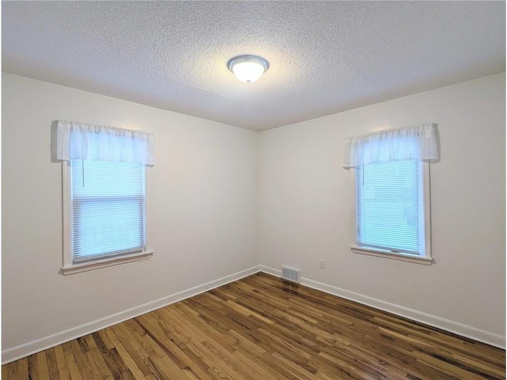 1618 Beech St - Photo 7 of 16