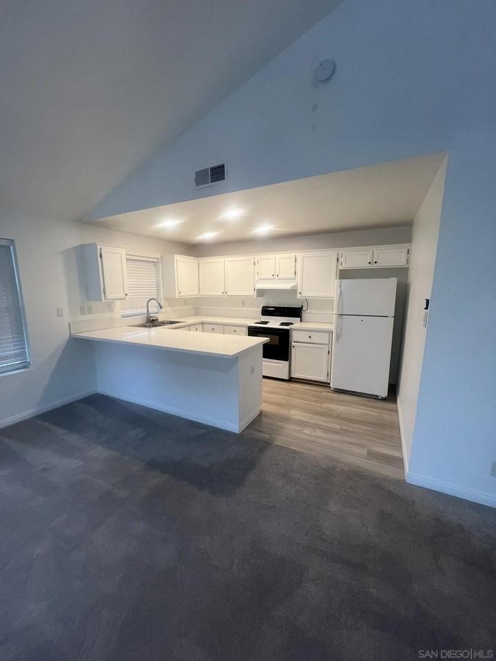 1927 3rd St - Photo 5 of 11