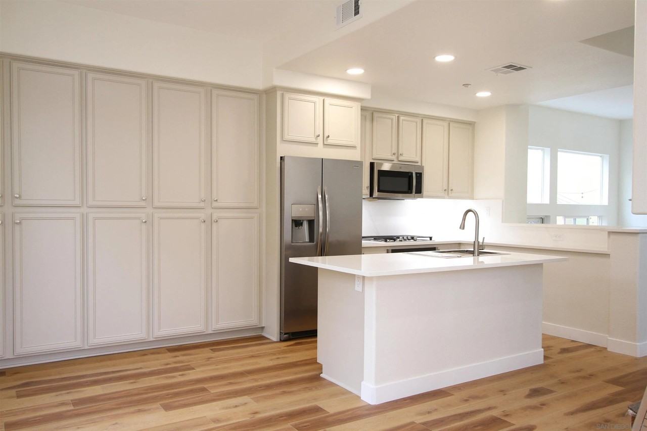 2884 Villas Way - Photo 4 of 25