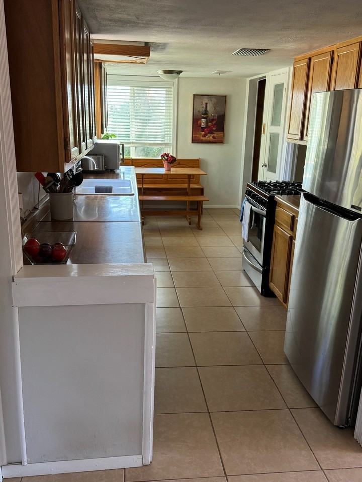 2117 43rd St Apt A - Photo 6 of 20