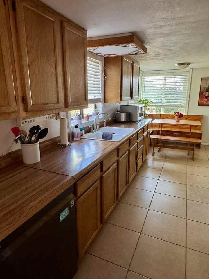 2117 43rd St Apt A - Photo 7 of 20