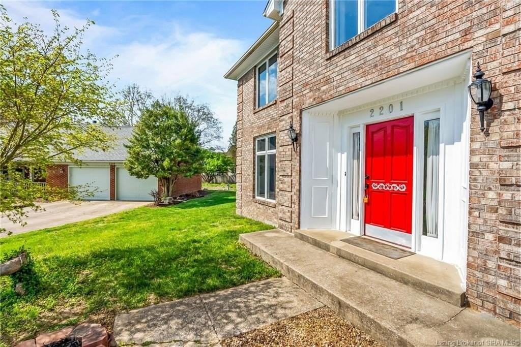 2201 Glenn Abbey - Photo 3 of 50