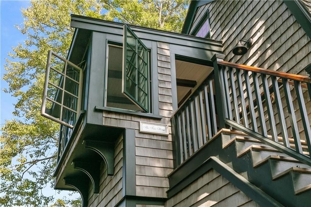 99 Coggeshall Ave Unit 2 - Photo 2 of 30