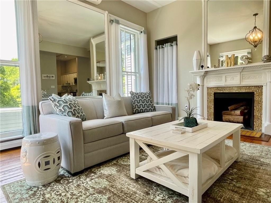 541 Bellevue Ave Apt 4 - Photo 2 of 30