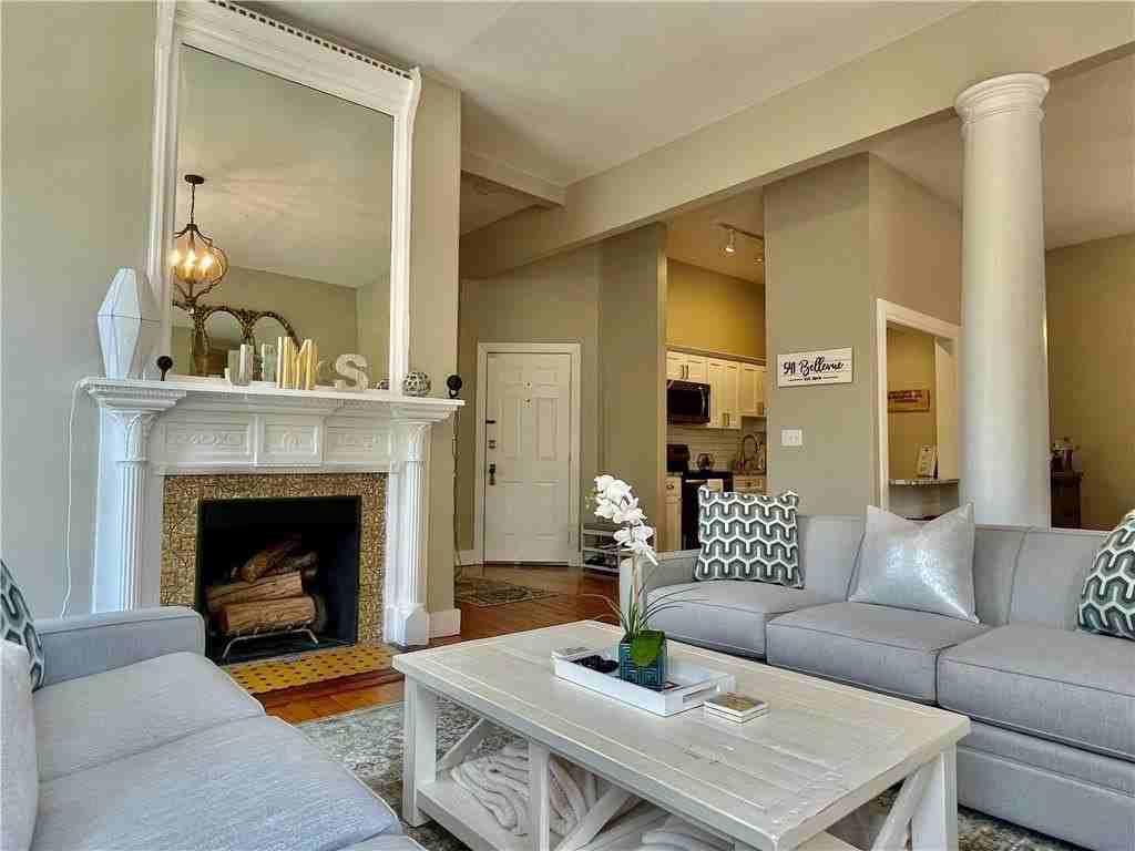 541 Bellevue Ave Apt 4 - Photo 6 of 30