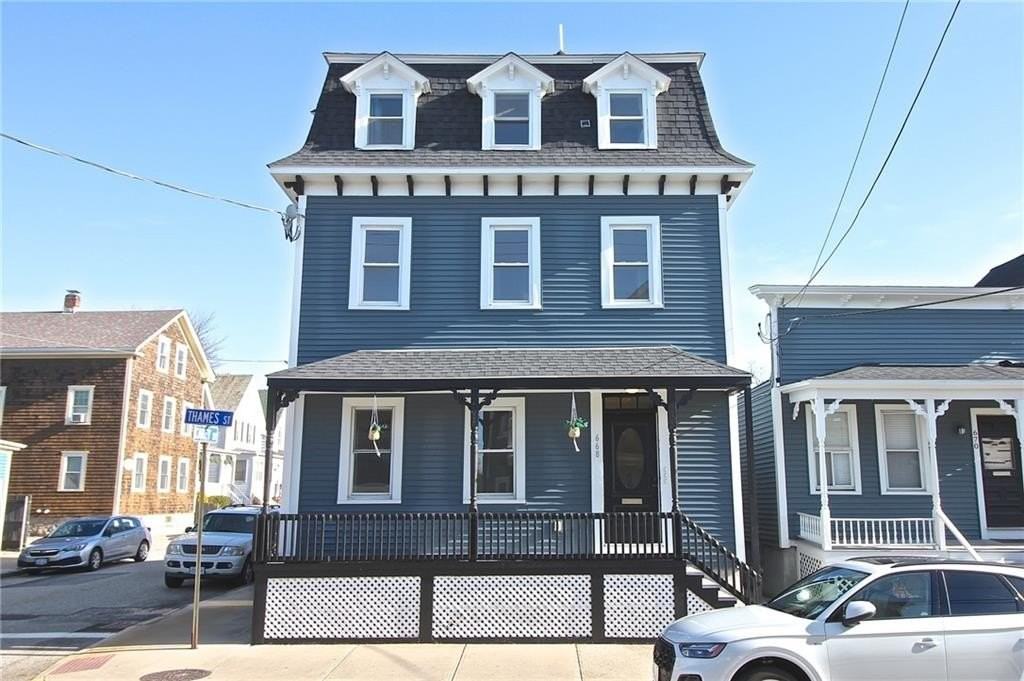 668 Thames St Apt 2 - Photo 3 of 42