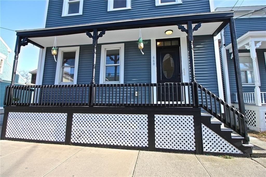 668 Thames St Apt 2 - Photo 4 of 42