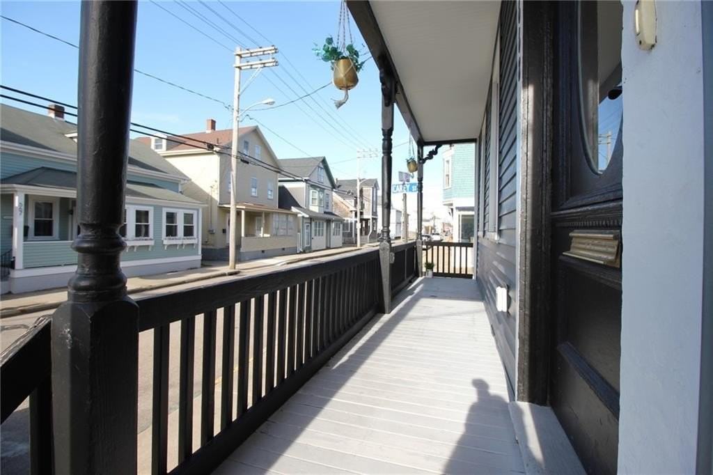 668 Thames St Apt 2 - Photo 5 of 42