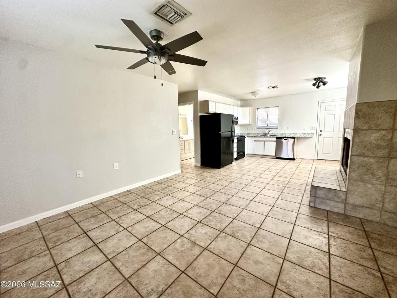 1370 N Sycamore Blvd - Photo 2 of 25