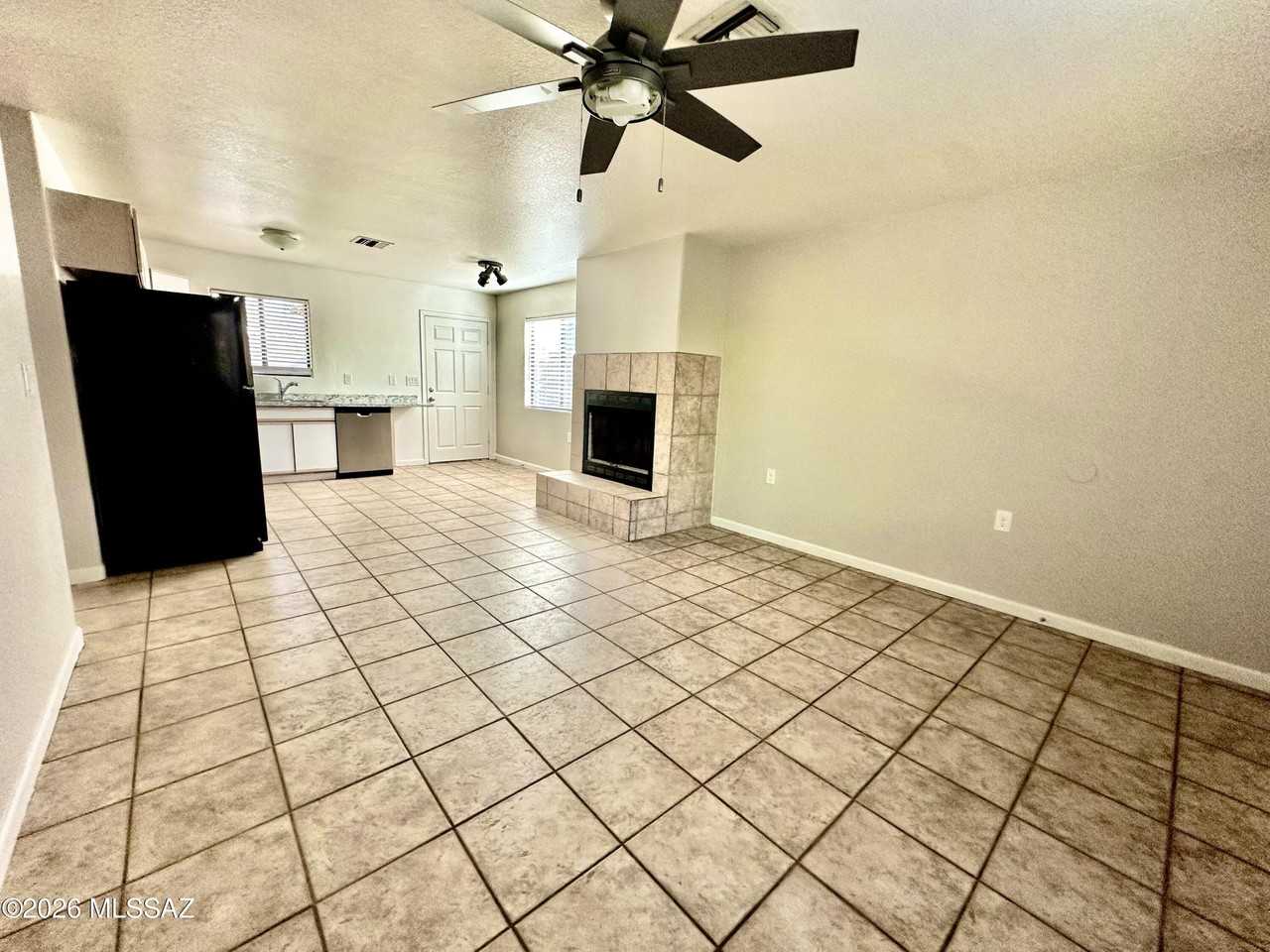 1370 N Sycamore Blvd - Photo 3 of 25