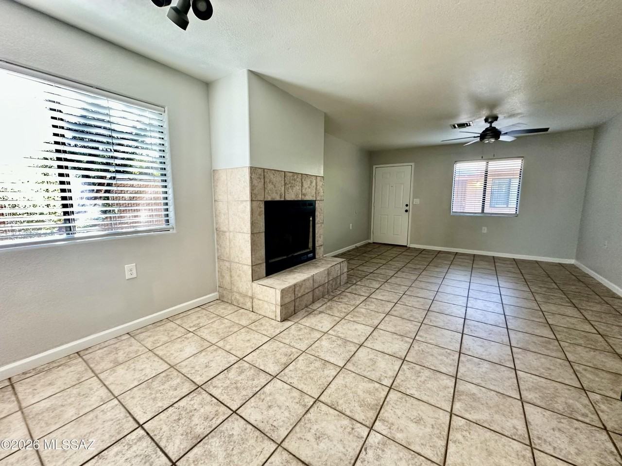 1370 N Sycamore Blvd - Photo 4 of 25