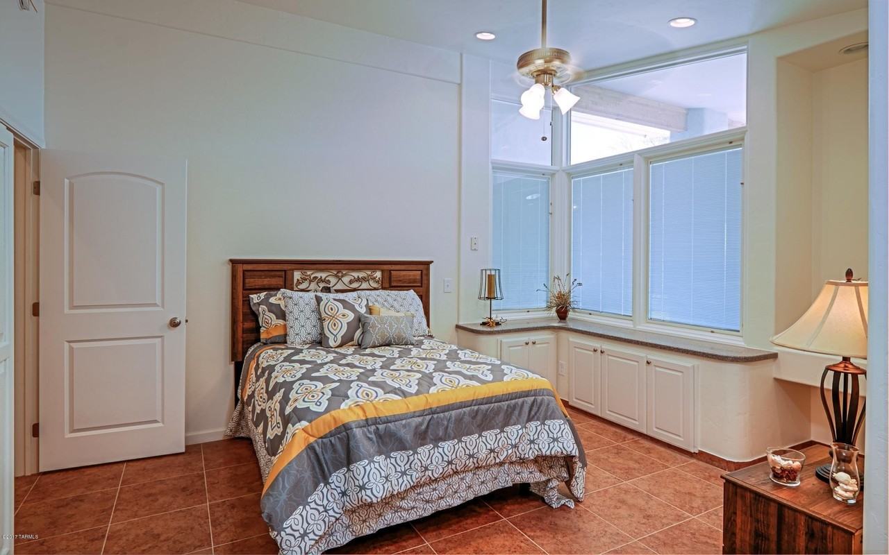 1124 E 10th St Unit 1 - Photo 6 of 8