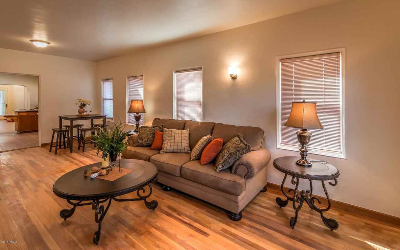 1124 E 10th St Unit 1 - Photo 7 of 8