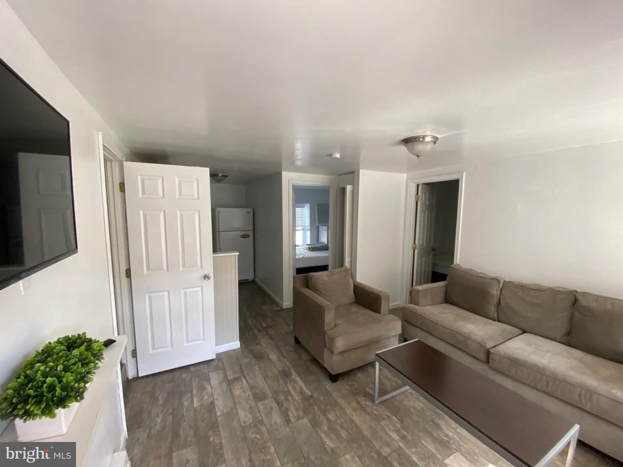 112 Houston St Unit B - Photo 4 of 7