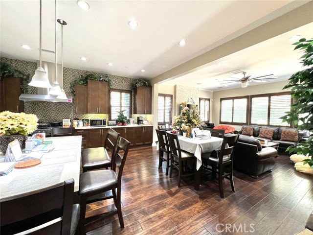 540 N Bardsdale Pl - Photo 2 of 7