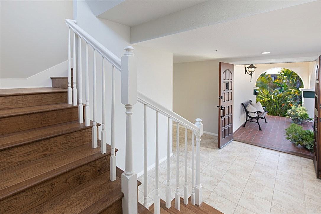 232 S La Esperanza - Photo 2 of 8