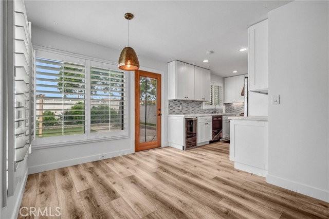 686 Governor St - Photo 6 of 8