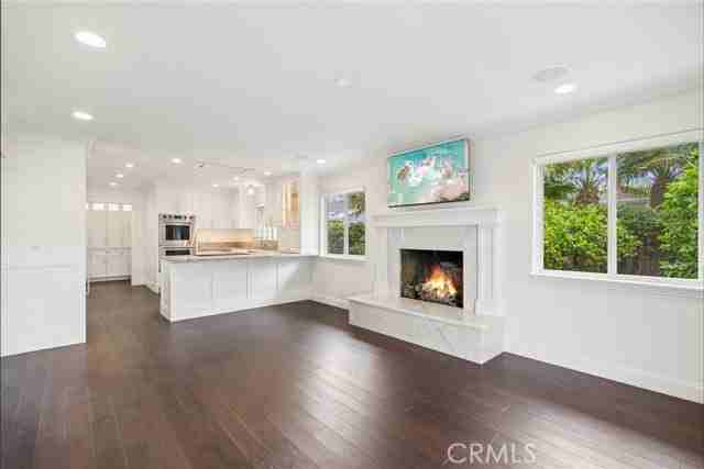 1915 Windward Ln - Photo 2 of 8