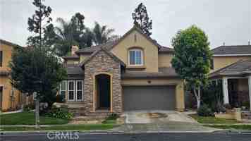 featured image of 2566 Pearblossom St