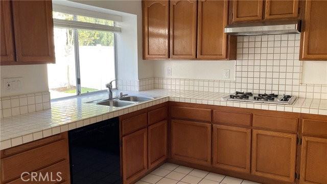 19 Lorenzo - Photo 7 of 8