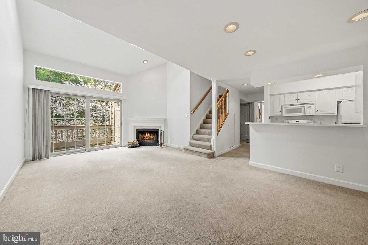 5921 Barbados Pl Apt 202 - Photo 2 of 24