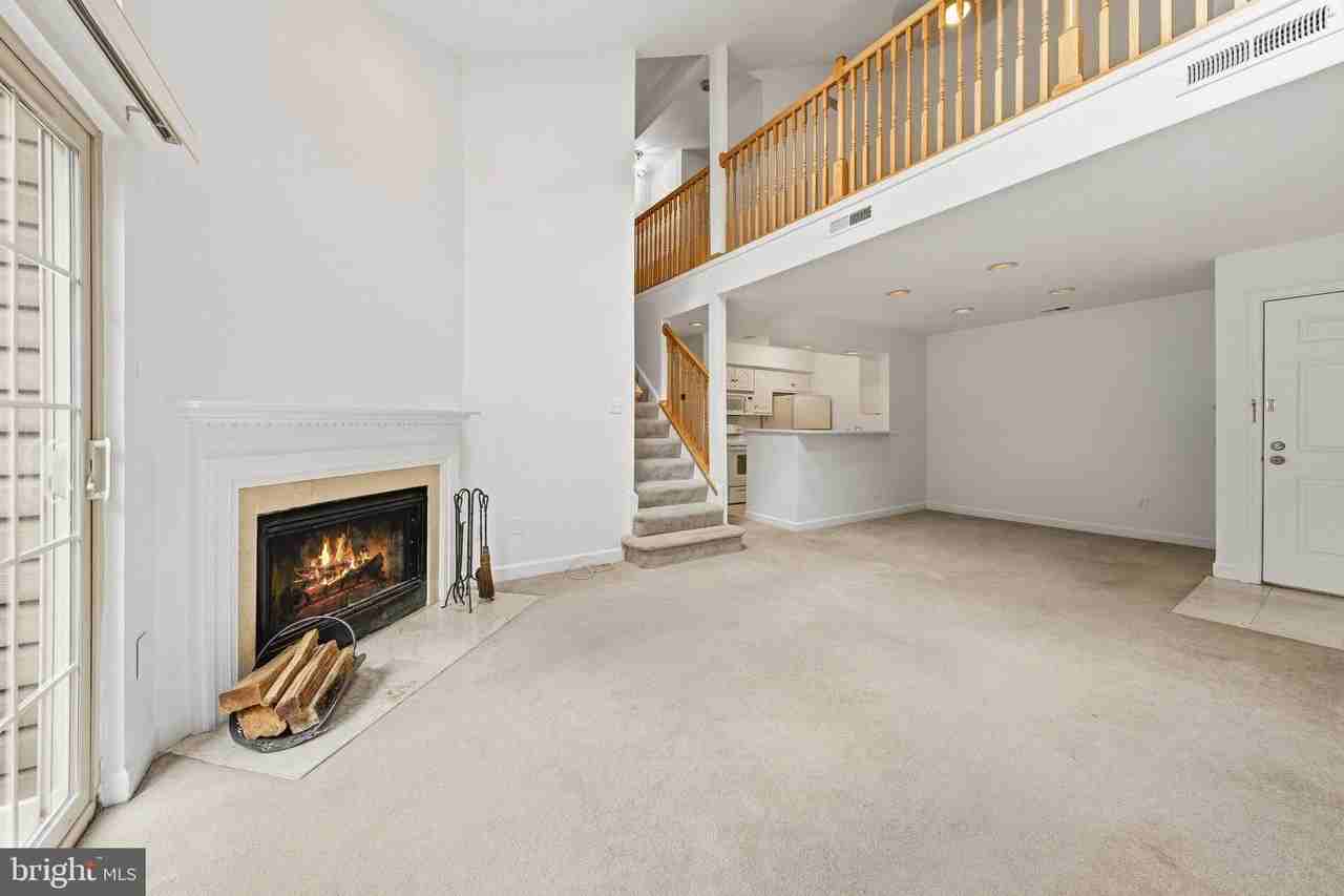 5921 Barbados Pl Apt 202 - Photo 3 of 24