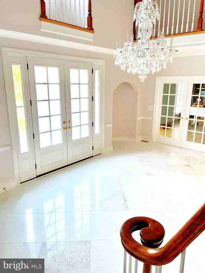 9809 Hall Rd - Photo 6 of 22