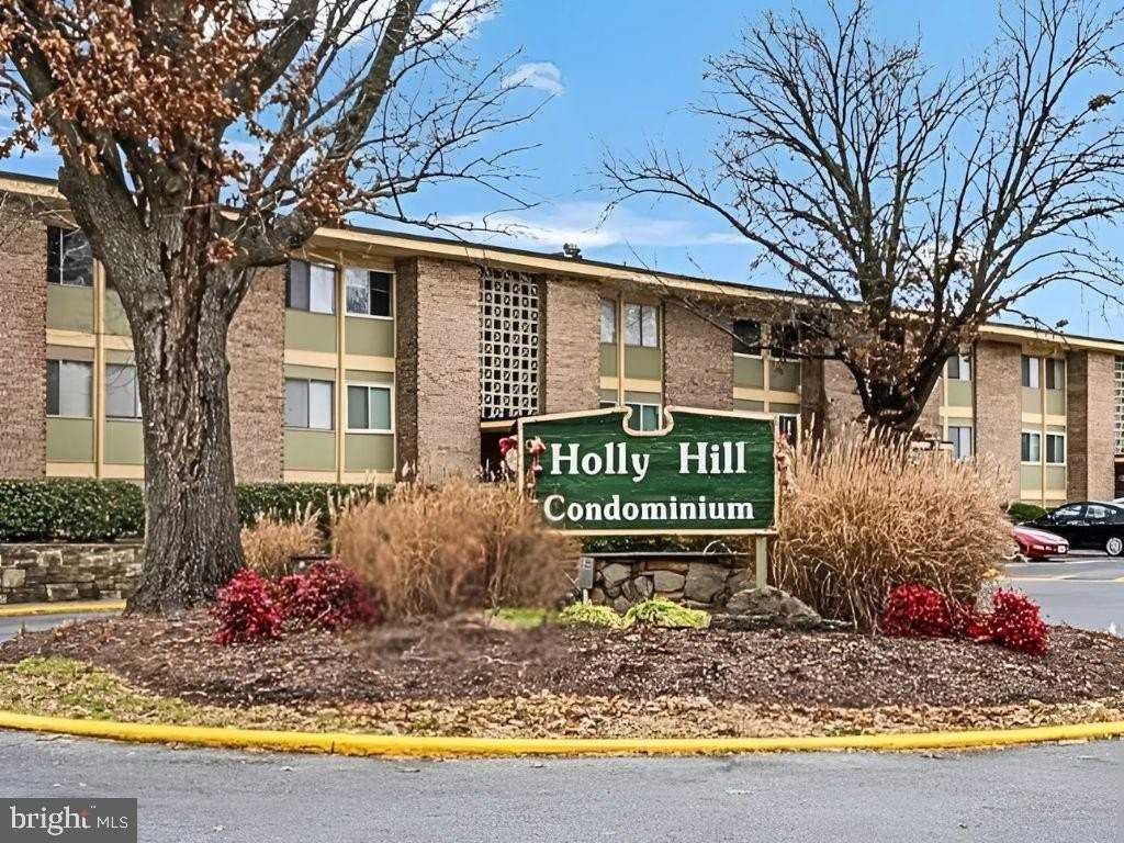 7210 Donnell Pl Apt D3 - Photo 2 of 17