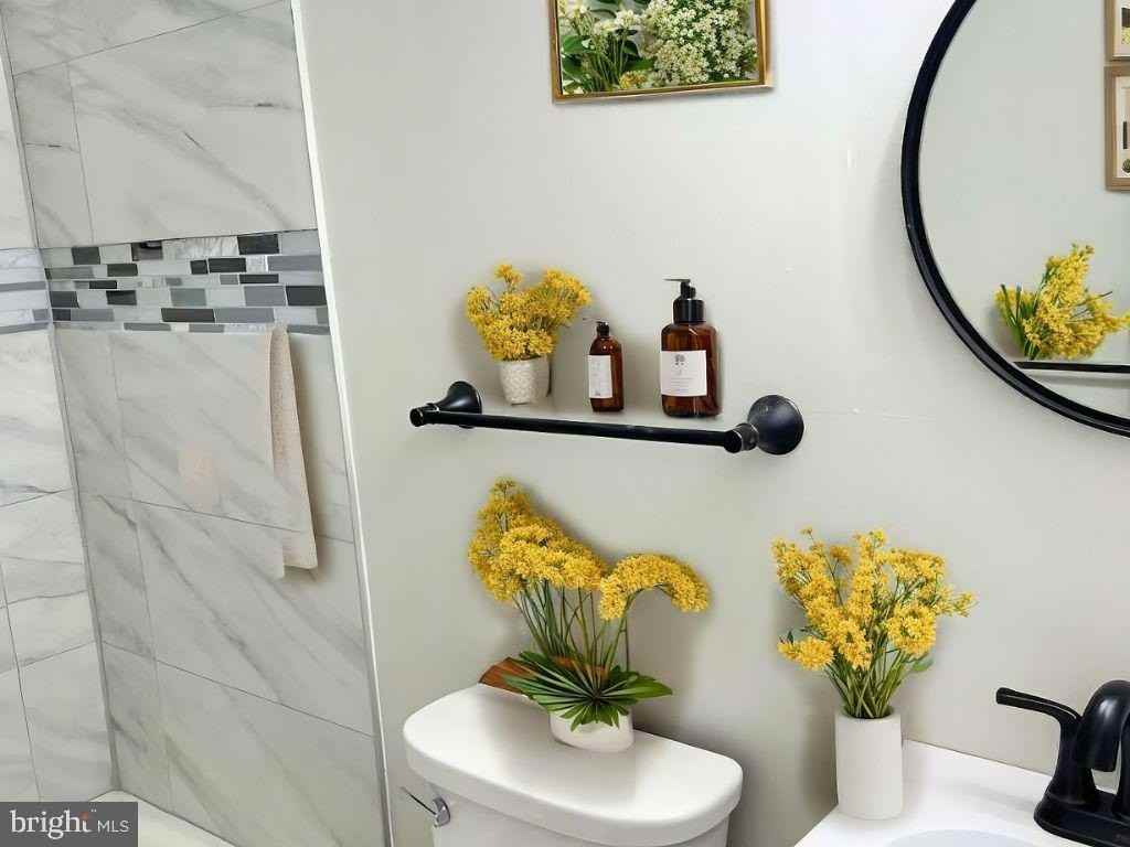 7210 Donnell Pl Apt D3 - Photo 6 of 17