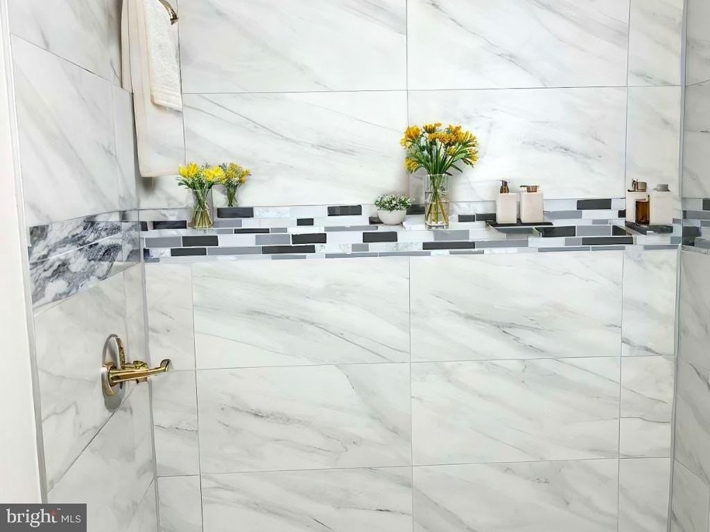 7210 Donnell Pl Apt D3 - Photo 7 of 17