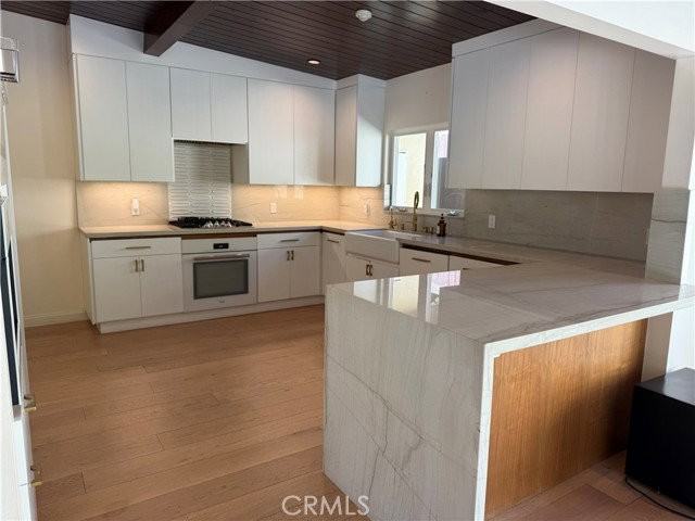 940 Crestview Dr - Photo 4 of 8