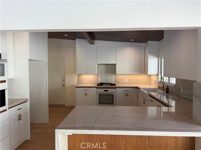 940 Crestview Dr - Photo 5 of 8