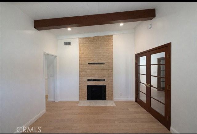 940 Crestview Dr - Photo 6 of 8