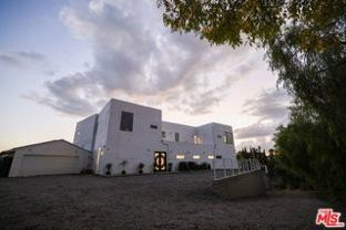 5900 Winnetka Ave - Photo 1 of 1