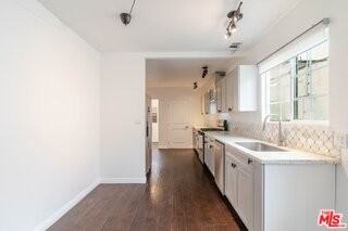 5630 Craner Ave - Photo 7 of 8