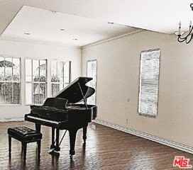 11040 Renaissance Dr - Photo 2 of 8