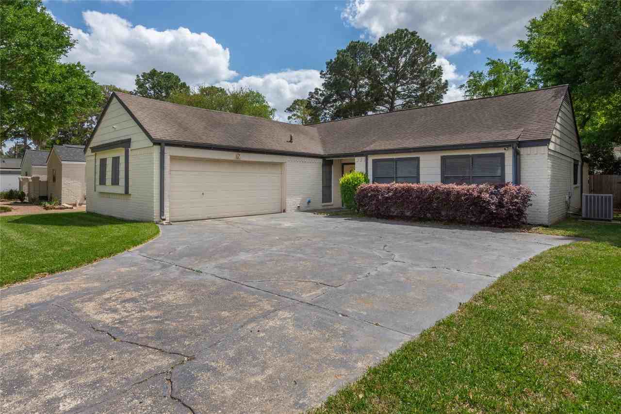 8903 Wilson Reid Dr - Photo 2 of 32
