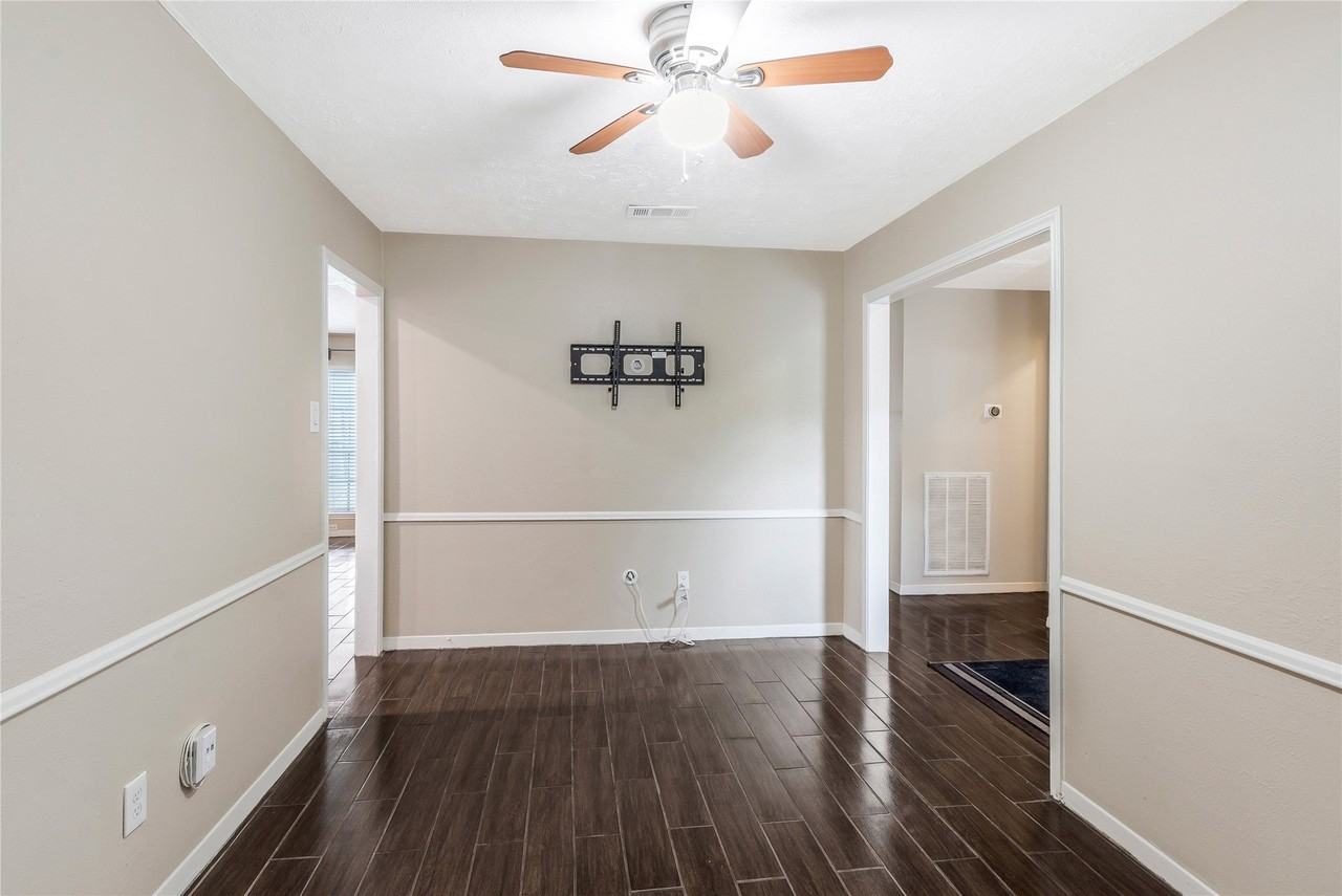 8903 Wilson Reid Dr - Photo 5 of 32