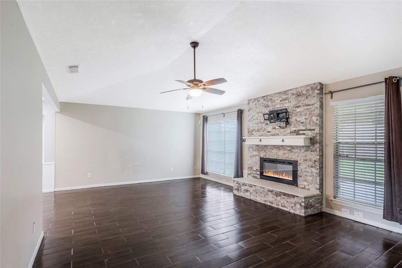 8903 Wilson Reid Dr - Photo 7 of 32