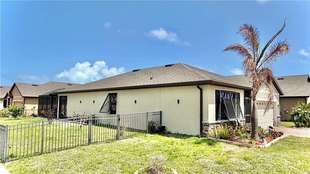 7538 Tourmaline Dr - Photo 3 of 32