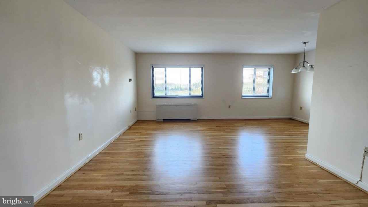 1200 S Arlington Ridge Rd Apt 701 - Photo 2 of 17